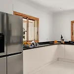Karat Luso Вілла Адехе